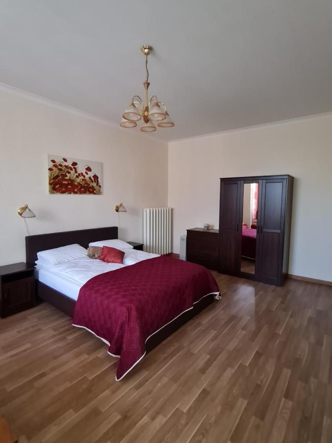 Lacplesa Central Apartments Riga Bagian luar foto